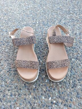 Time and Tru Leopard Print Double-Strap Platform Sandals - Tan Women's Size 11